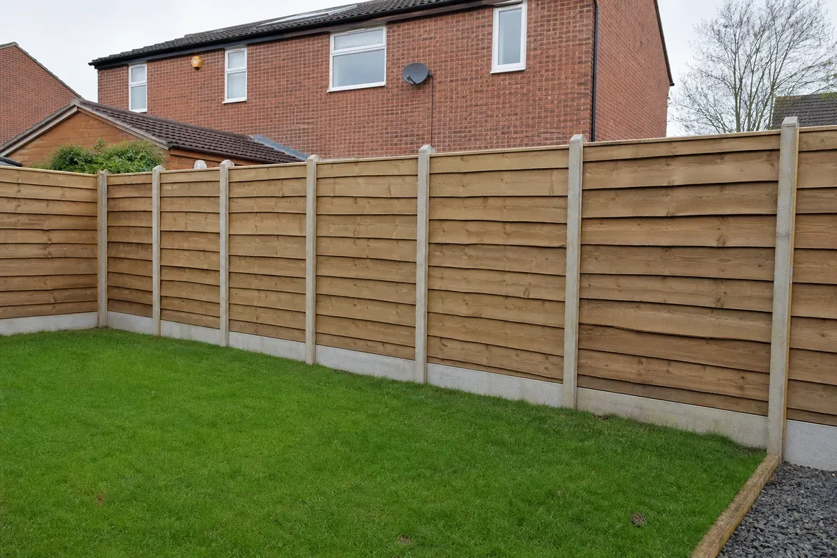 Feather edge timber fencing in a Nuneaton garden
